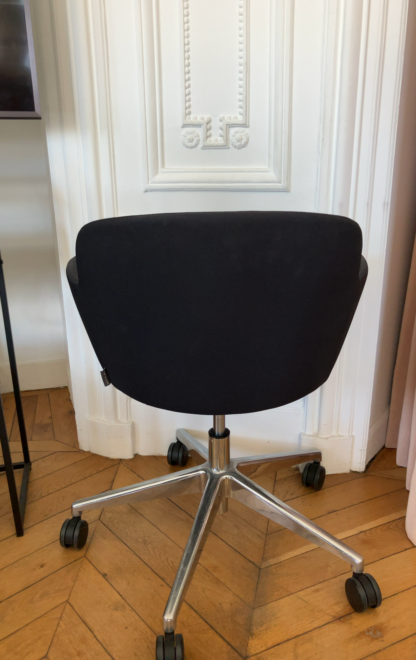 Chaise Narbutas en Tissu Noir