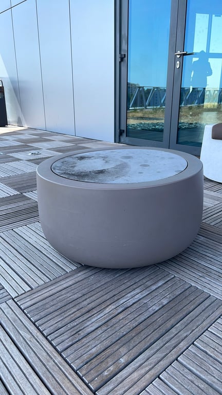 Table d'extérieur ronde en plastique - 71x71x38 cm
