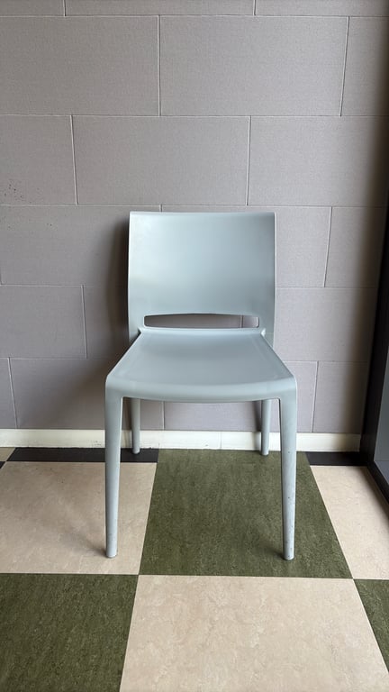 Chaise de cafétéria Bakhita