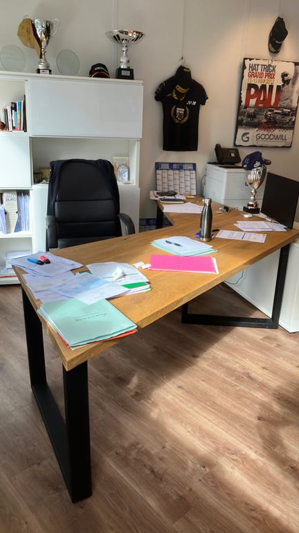 Bureau de direction en coin
