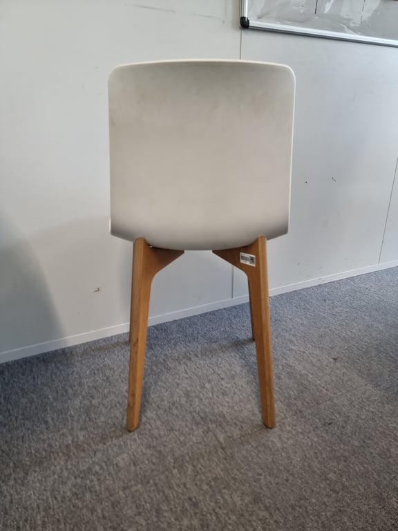 Chaise de réunion Lottus avec dossier et assise en plastique et tissu