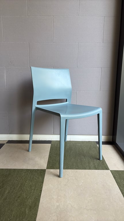 Chaise de cafétéria Bakhita - Model sans roulettes