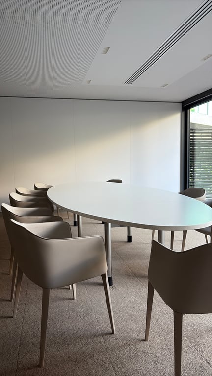Table de réunion ovale