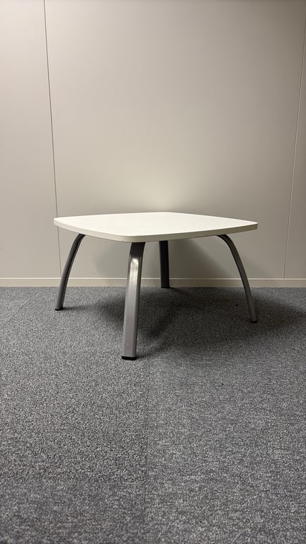 Table basse rectangulaire en mélaminé et métal