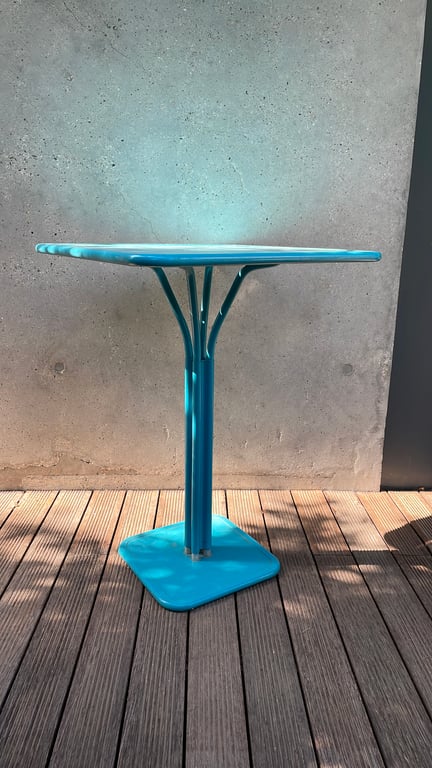 Table haute tonneau