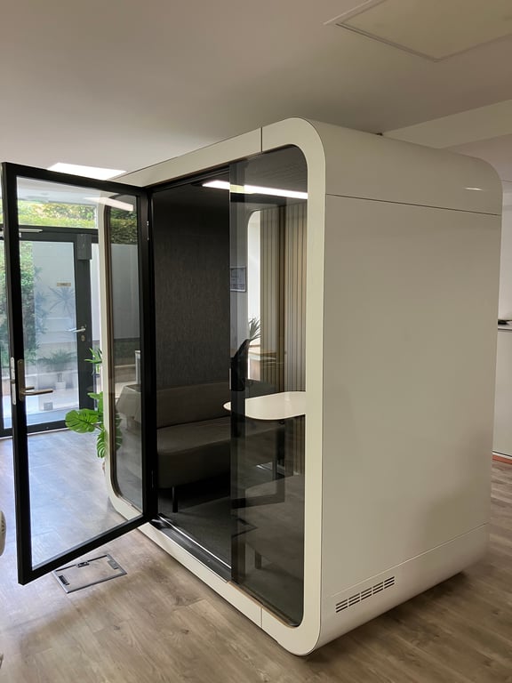 Cabine acoustique Quattro pour 2 à 4 personnes