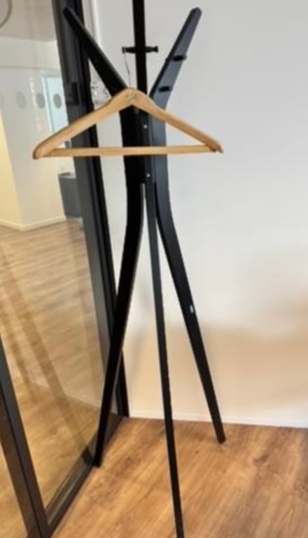 Porte-manteau en métal noir