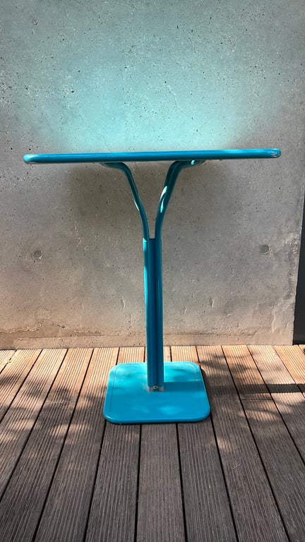 Table haute tonneau