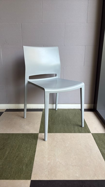 Chaise de cafétéria Bakhita