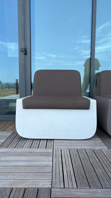 Mobilier d'extérieur en plastique et tissu