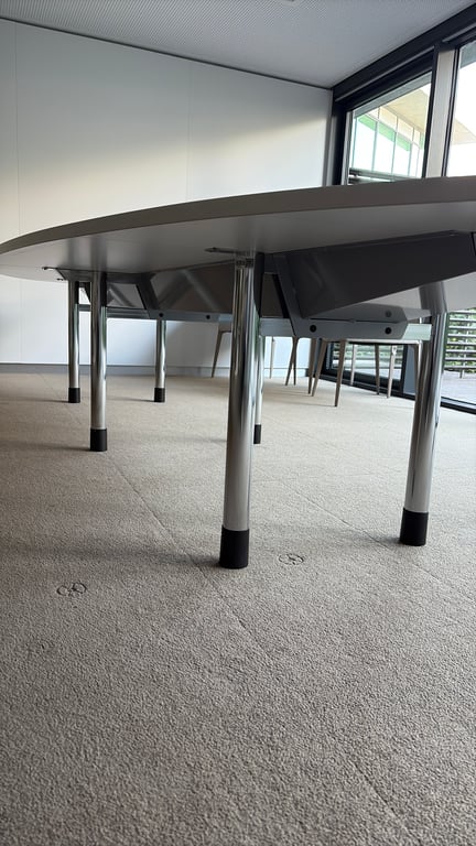 Table de réunion ovale