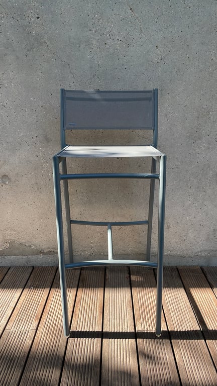 Chaise/tabouret haut en métal et plastique, sans roulettes ni accoudoirs