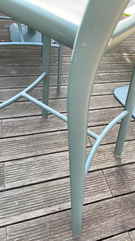 Chaise/tabouret haut en métal et plastique, sans roulettes ni accoudoirs