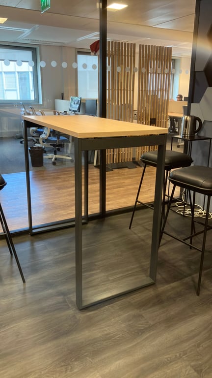 Table haute rectangulaire pour cafétéria
