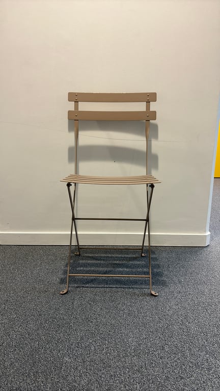 Chaise d'extérieur en métal