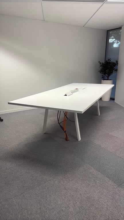 Table de réunion rectangulaire - Accès Top et Goulotte