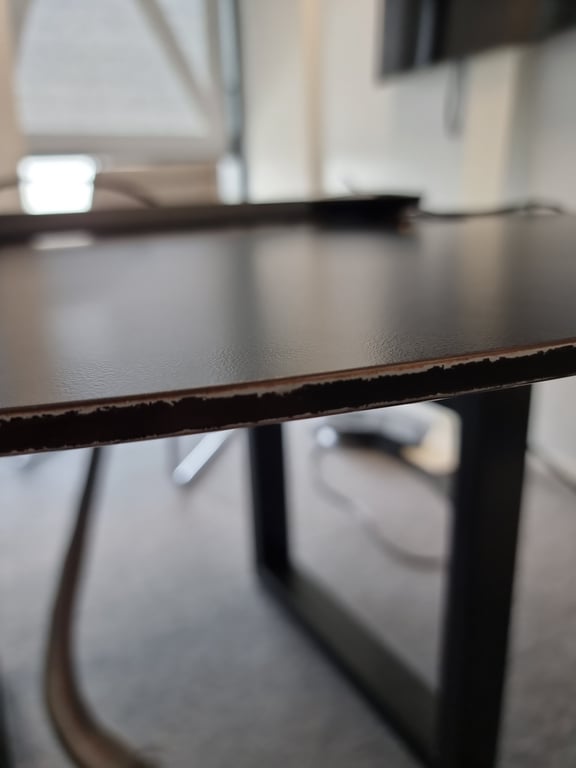Table de réunion ronde avec accès facile