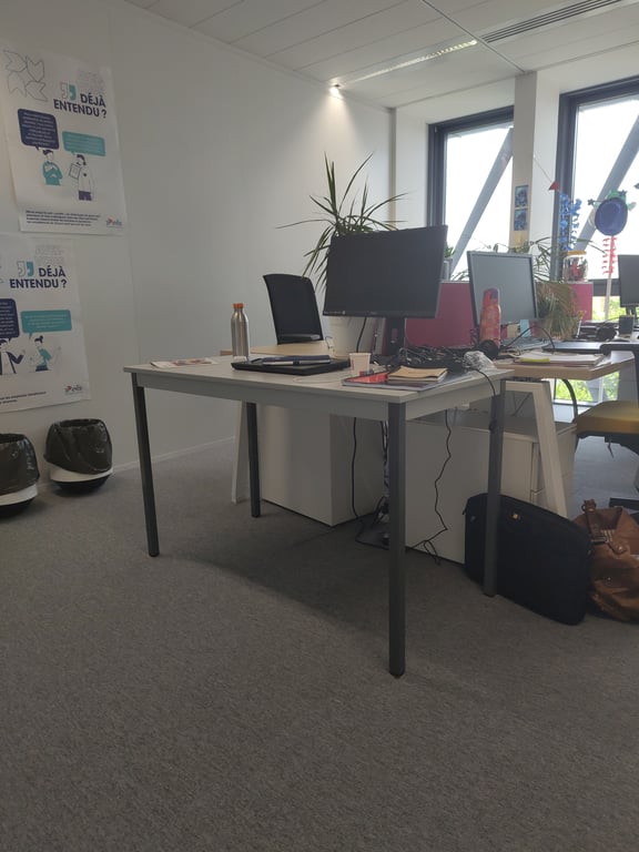 Bureau droit en mélaminé et métal