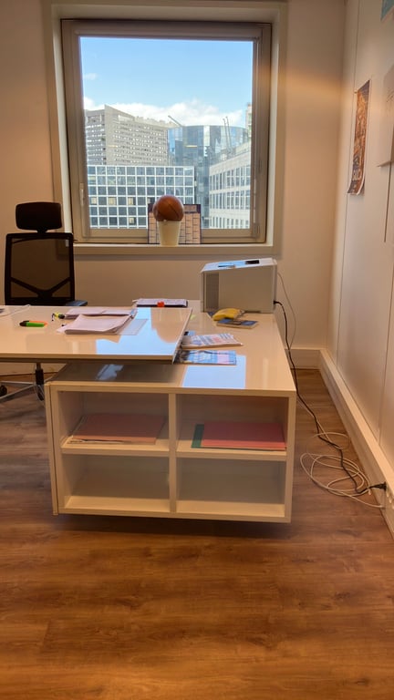 Bureau de direction blanc
