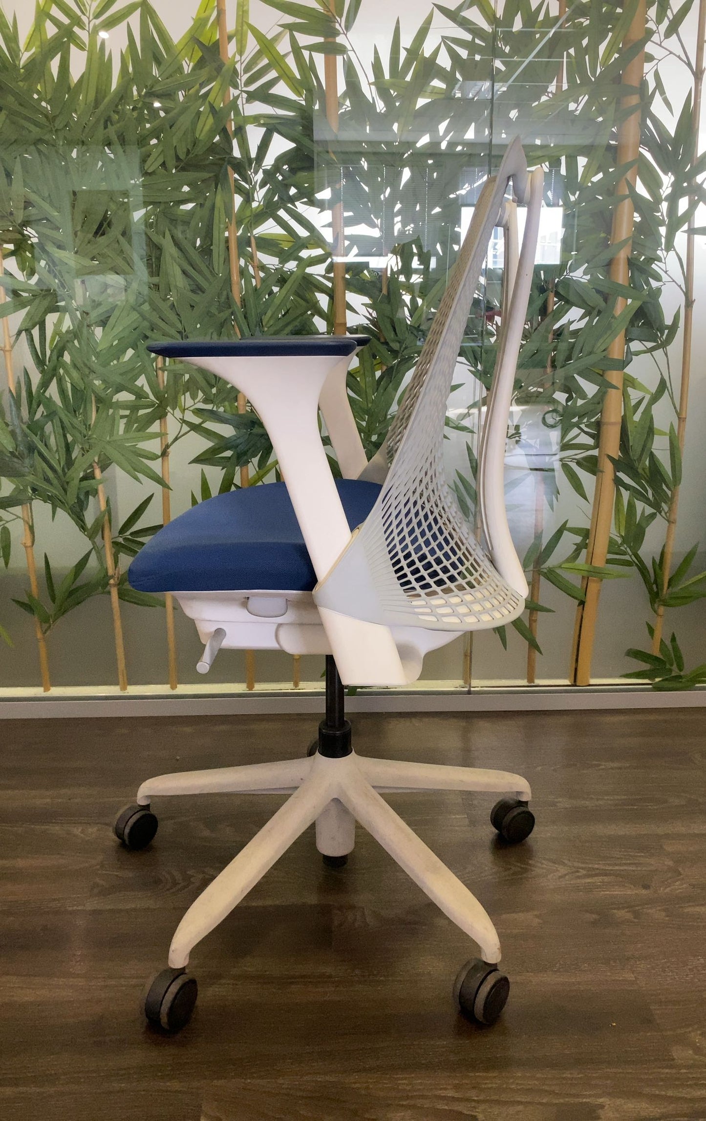 Assise de bureau blanche reconditionnée pas chère