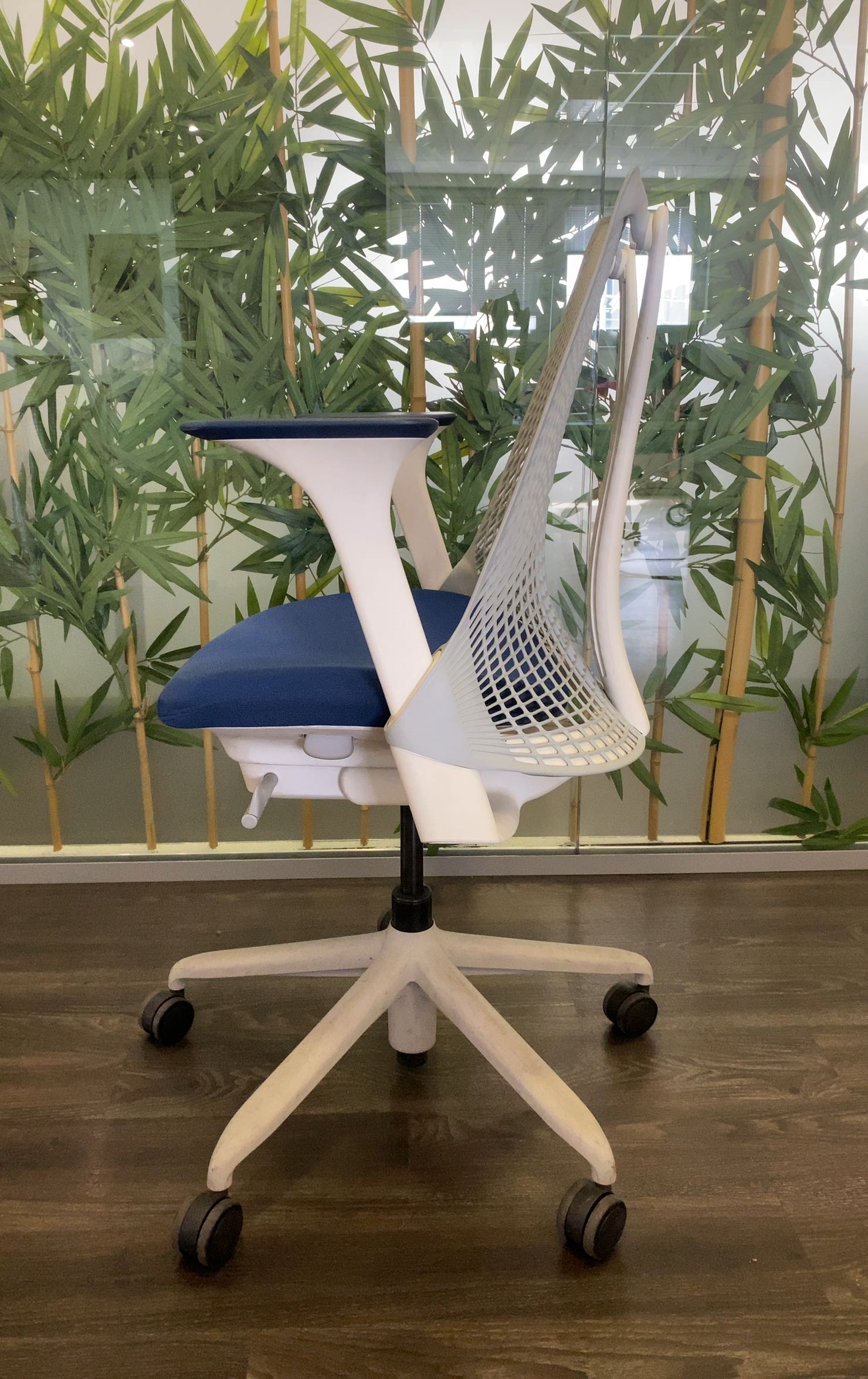 Assise de bureau blanche reconditionnée pas chère