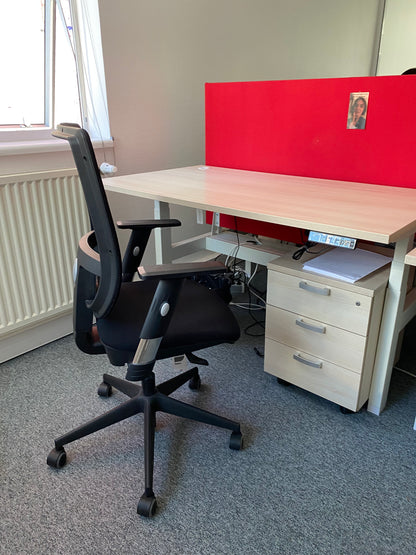 Chaise de bureau reconditionné avec accoudoirs réglables