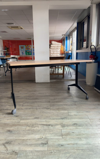 Table à roulettes