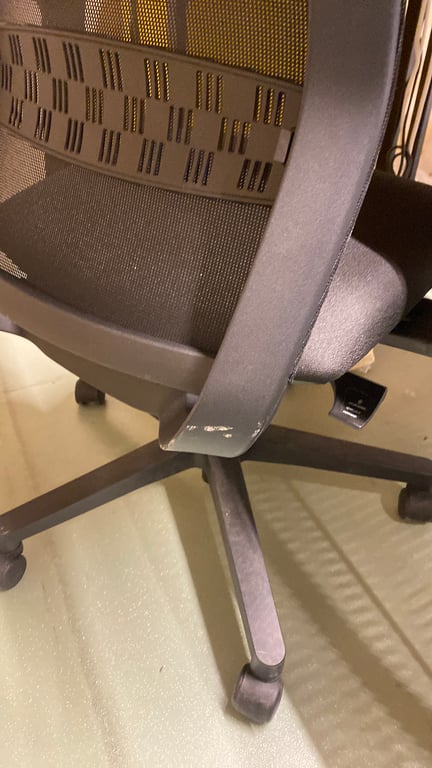 Fauteuil de bureau avec roulettes et accoudoirs réglables