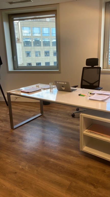 Bureau de direction blanc