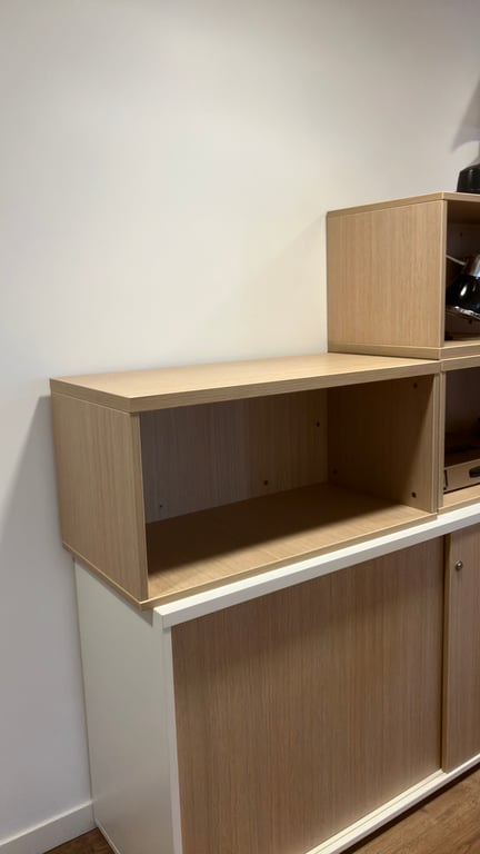 Haut de meuble de rangement en bois