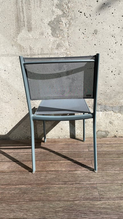 Chaise d'extérieur en métal et plastique