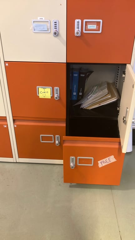 Casier 8 cases avec fermeture à code