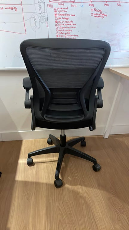 Fauteuil de bureau en résille avec roulettes et rotation d'assise