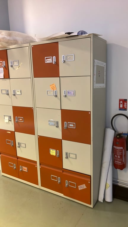 Casier 8 cases avec fermeture à code