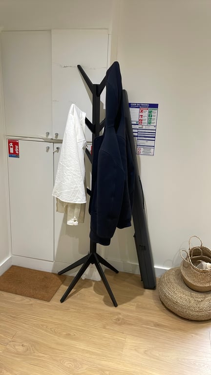 Porte-manteau en bois