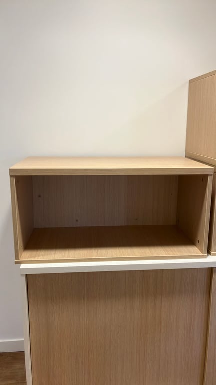 Haut de meuble de rangement en bois