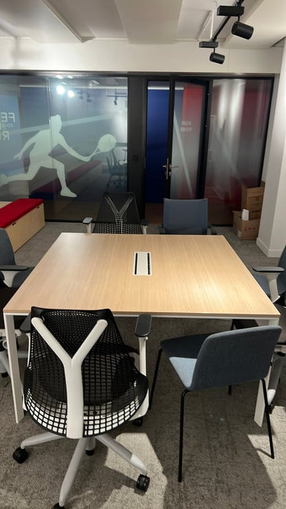 Table de réunion rectangulaire en bois et métal