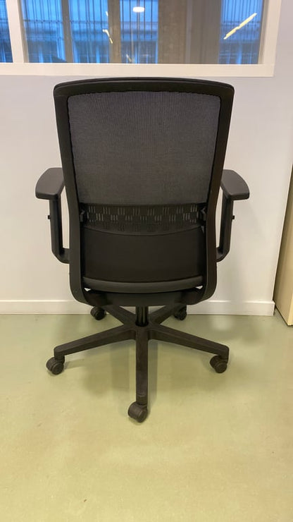 Fauteuil de bureau avec roulettes et accoudoirs réglables