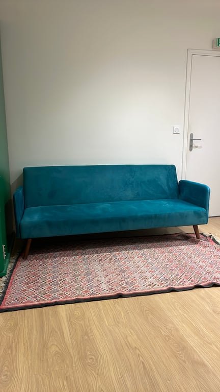 Canapé rectangulaire en velours Boston Blue avec accoudoirs