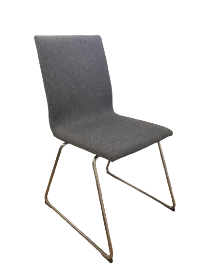 Chaise de réunion empilable avec dossier plein et piètement droit