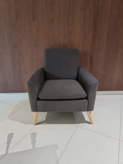 Fauteuil en tissu avec accoudoirs