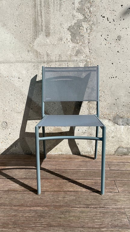 Chaise d'extérieur en métal et plastique