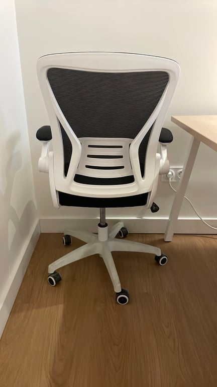 Fauteuil de bureau avec dossier en résille