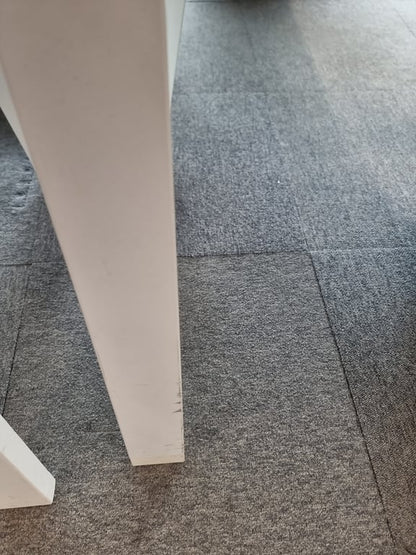 Bureau droit - Plateau en bois et pieds en métal