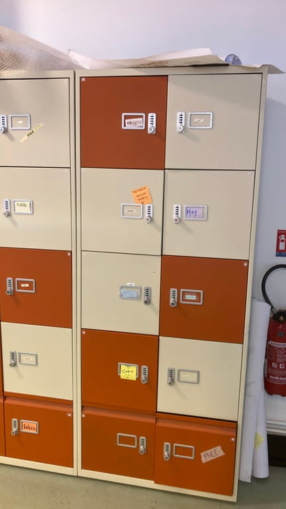 Casier 8 cases avec fermeture à code