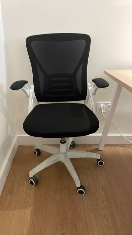 Fauteuil de bureau avec dossier en résille