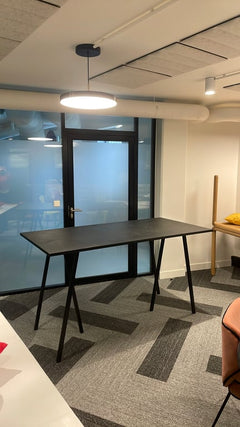 Table haute rectangulaire en bois