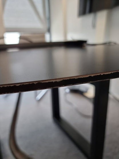 Table de réunion ronde avec accès facile