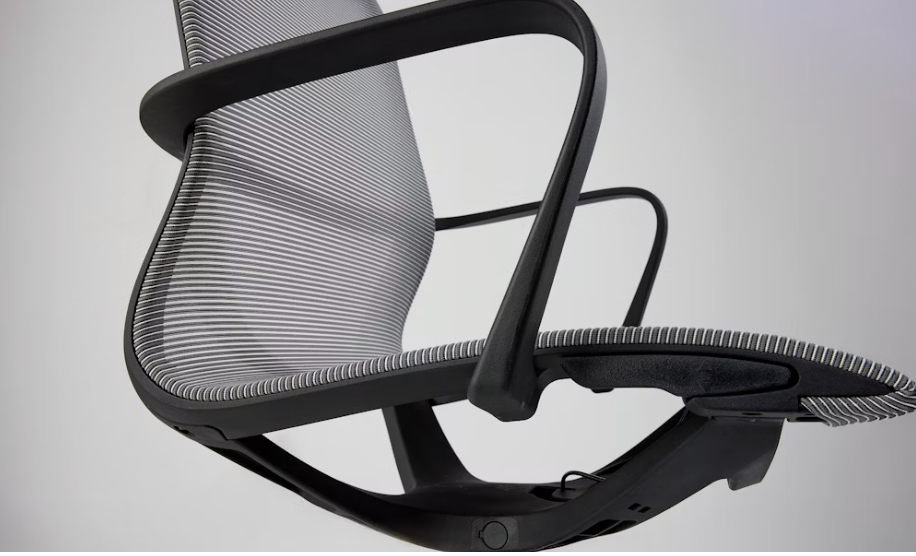 Fauteuil de bureau ergonomique avec roulettes et dossier résille