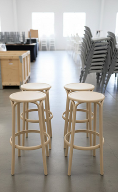 Tabouret droit en plastique blanc, 80x35 cm, assise empilable